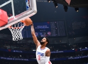 老鹰惊艳全场，哈登助攻爆棚，复出首战轰40分逆转取胜！